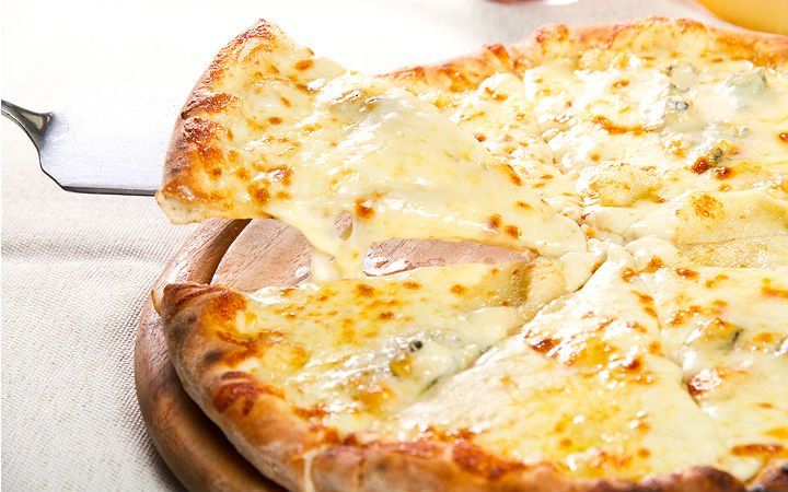 Peynirli Pizza